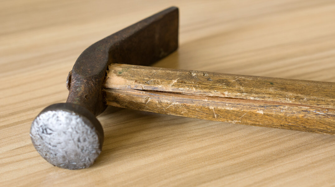 В Казани на видео попало жестокое нападение на женщину