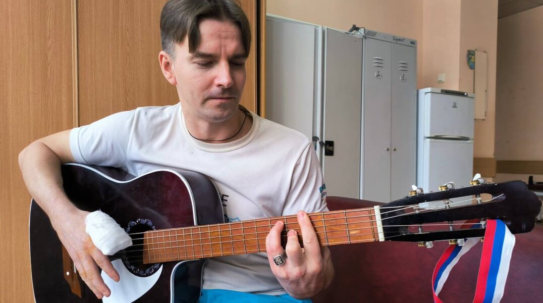 Врачи пермской больницы сумели сохранить кисть бойцу СВО, мечтающему играть на гитаре
