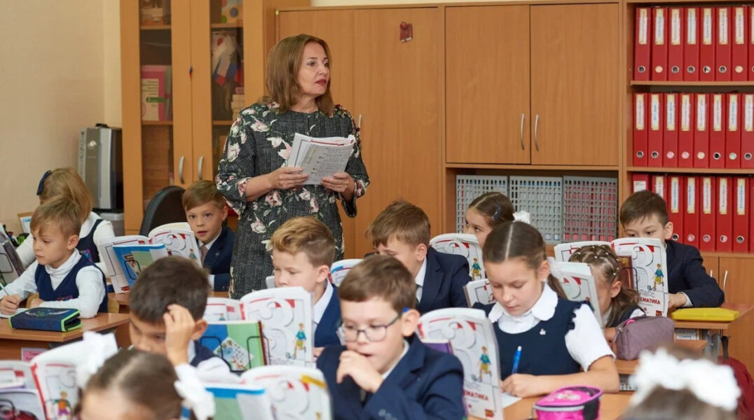 В Пермском крае за пять лет в сельские школы устроились на работу более 100 педагогов