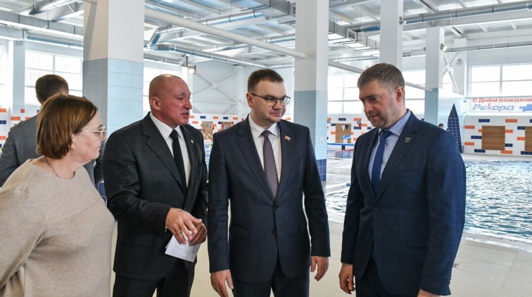 Глава Перми Эдуард Соснин открыл новый бассейн на Вышке-2