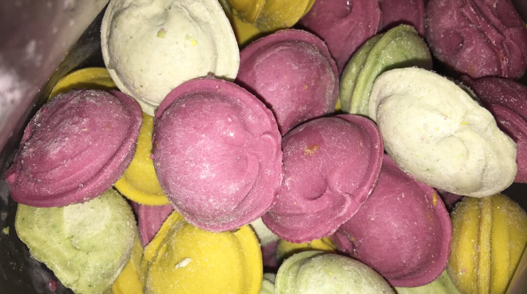 В пермские магазины попали пельмени с непонятной начинкой