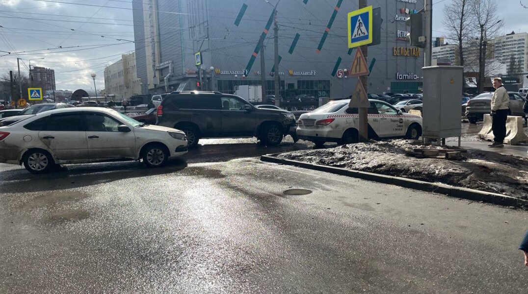 Семь автобусных маршрутов в Перми пропускают остановку в Индустриальном районе из-за ДТП