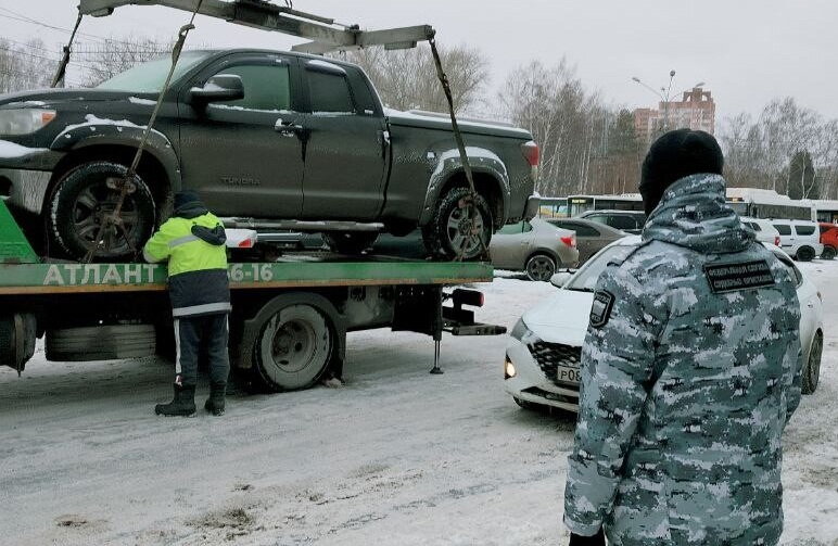 В Перми в массовых рейдах приставы арестовали несколько автомобилей