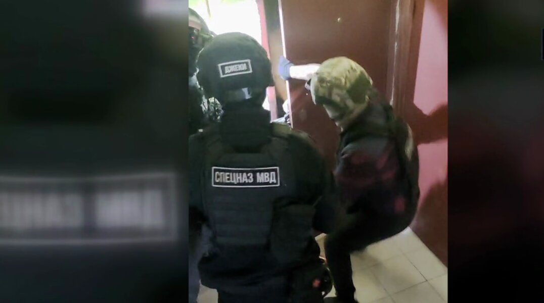 Пермские полицейские задержали псевдокондитера и лже-Деда Мороза в одном лице