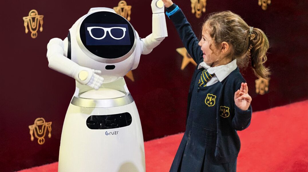 В Пермь едет звезда мировых видеоклипов - самый гибкий робот на планете