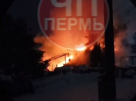 В результате сильного пожара в поселке Юго-Камский погиб мужчина