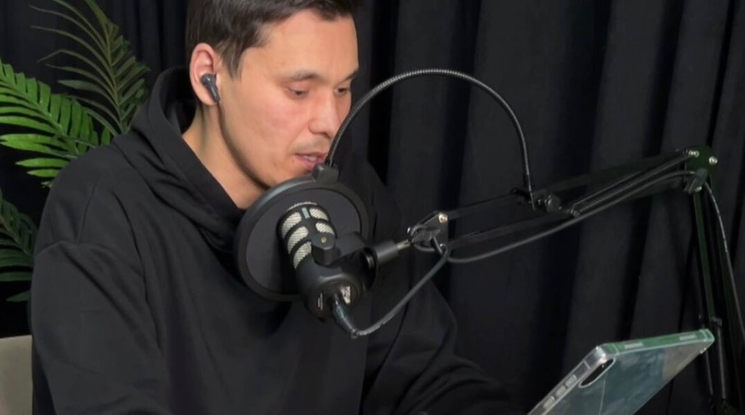 Пермский актер озвучил китайский сериал о революции