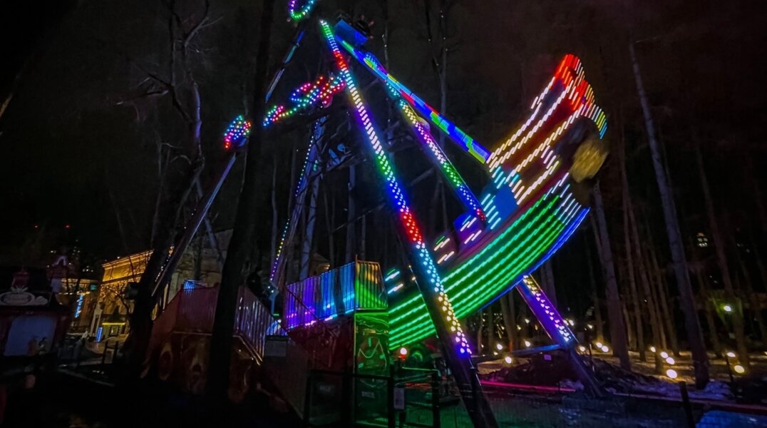 В пермском парке Горького появился новый аттракцион «Пиратский корабль»