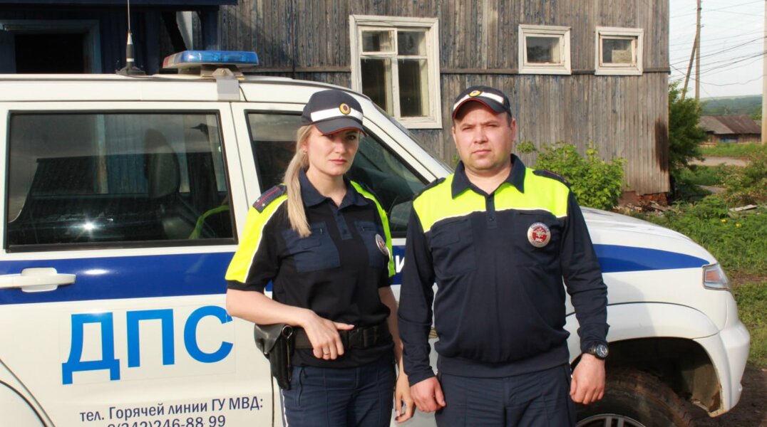 Полицейские Прикамья спасли на пожаре двух пожилых женщин и кошку