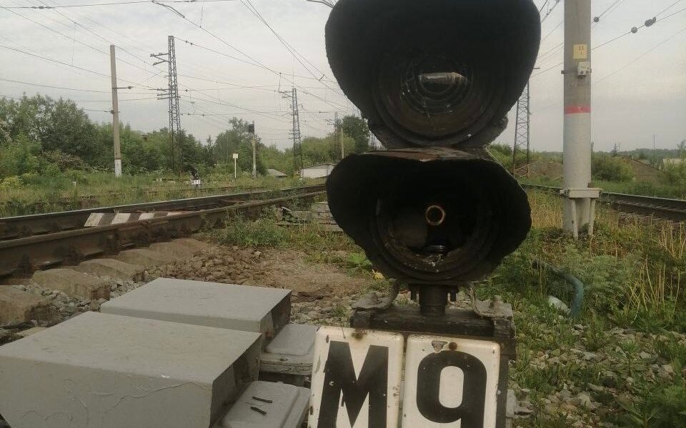Подростки разбили 11 светофоров на железнодорожной станции «Чайковская» в Прикамье