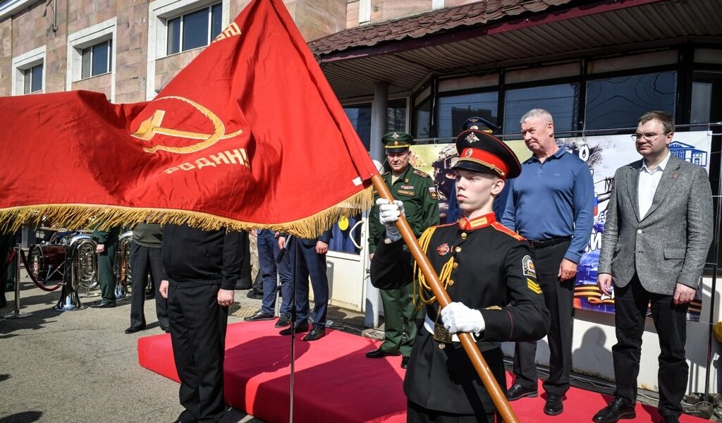 В пермский музей передали Боевое Красное Знамя 118-й танковой бригады