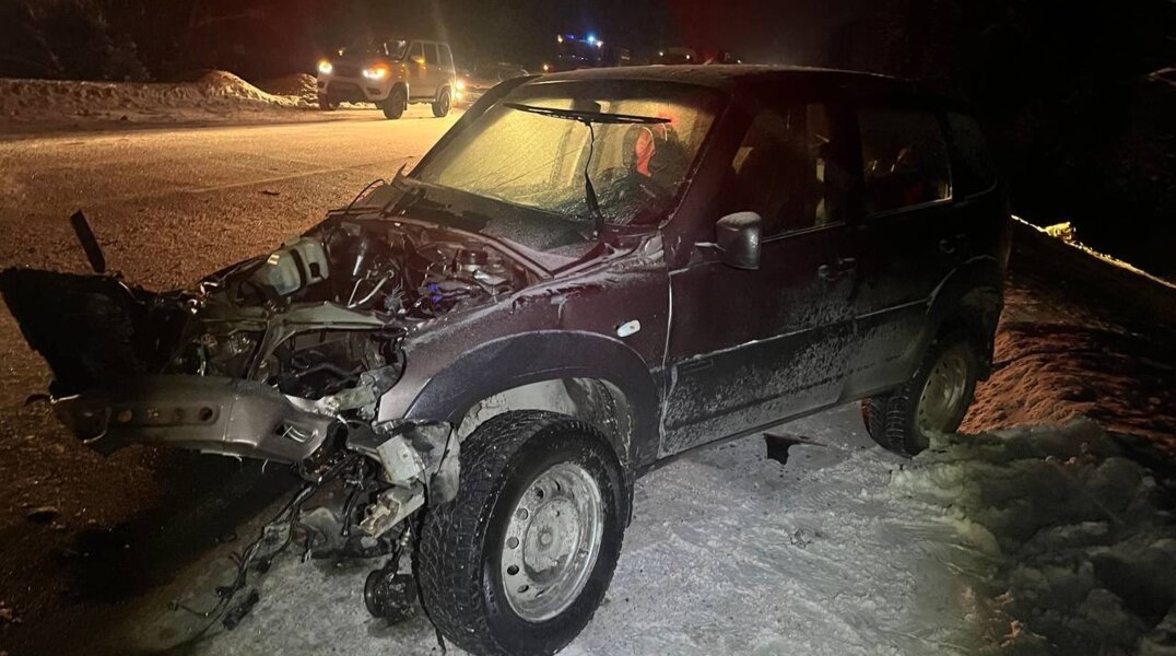 На трассе Пермь-Екатеринбург в сильной аварии пострадали трое взрослых и ребенок