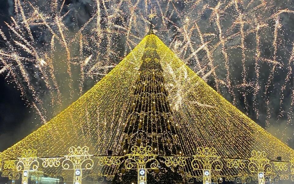 В Перми началось строительство ледового городка