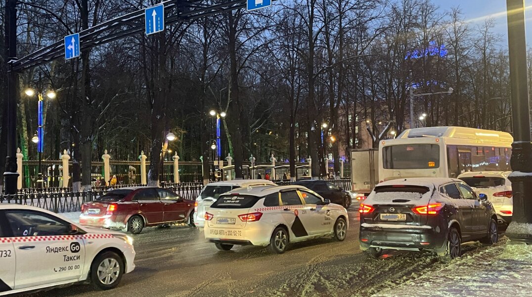 В пятницу вечером Пермь сковали 9-балльные пробки
