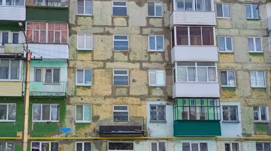 В Лысьве 15-летнего подростка госпитализировали из-за упавшей на него наледи с крыши