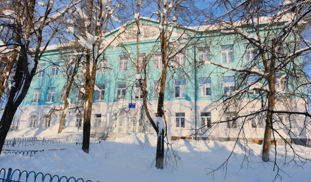 Губернатор Прикамья Дмитрий Махонин посетил обновленную горнозоводскую школу