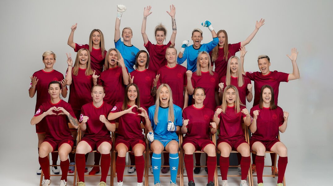 Пермский ЖФК «Звезда-2005» провел фотосессию в новой форме