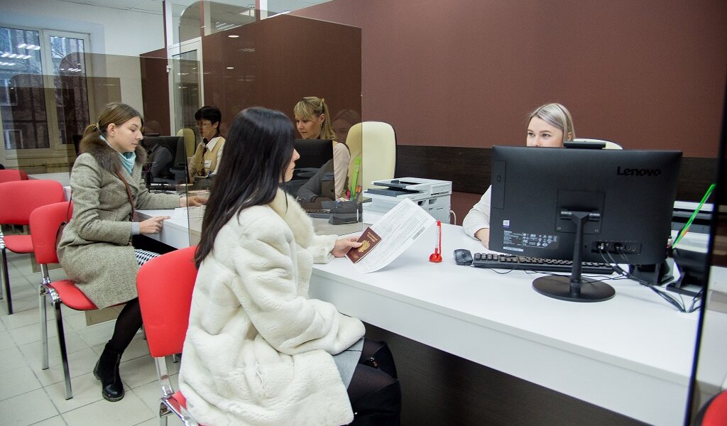 В Прикамье начали принимать заявления на выплаты от студенток и жен участников СВО