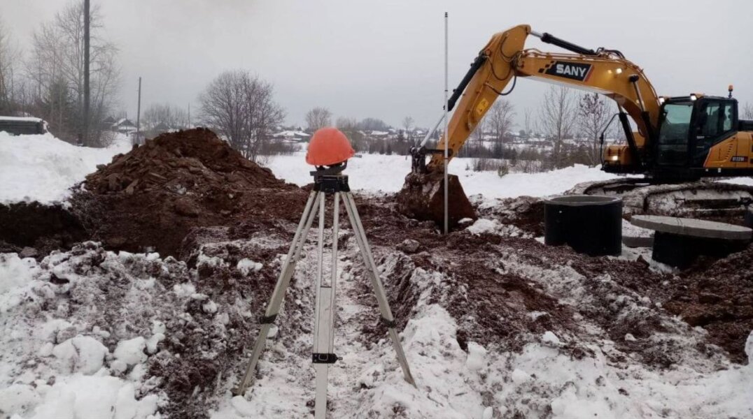 В пермском поселке, где пересохло озеро, откуда брали воду, уже наполовину проложили водопровод