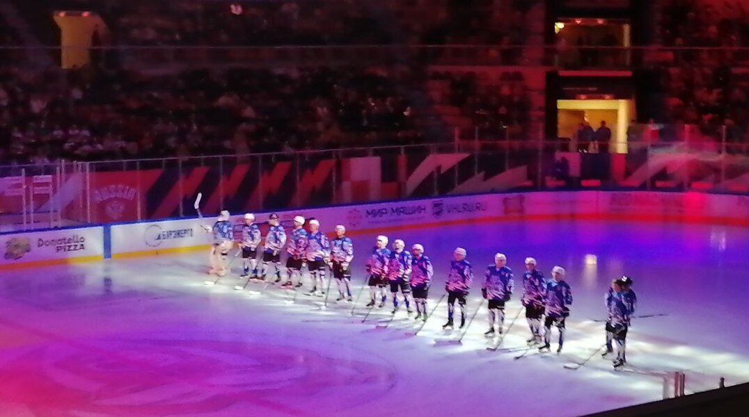 В Перми прошел гала-матч между легендами мирового хоккея и командой «Губерния»