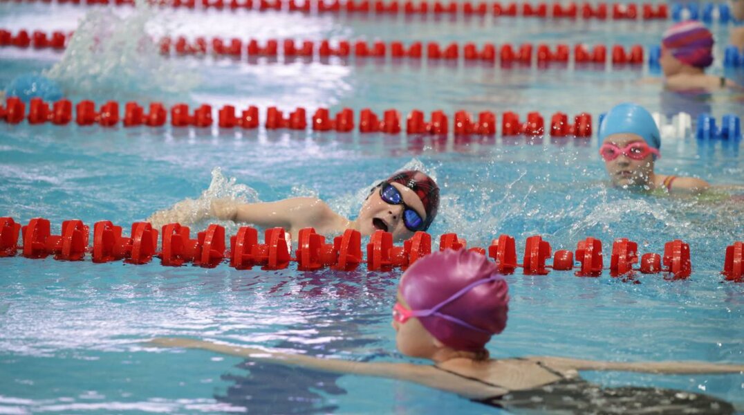 В Прикамье по проекту «Умею плавать» научатся навыкам почти 3000 третьеклассников