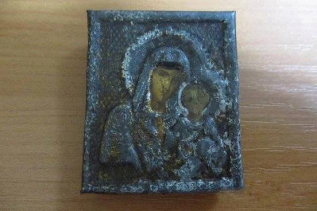 Пассажирка рейса Пермь — Стамбул пыталась вывезти незадекларированную икону начала XX века