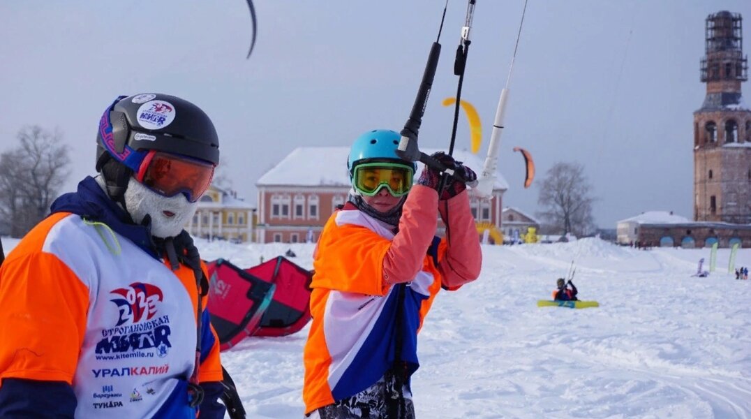 Пермяков зовут посмотреть на гигантских воздушных змеев на фоне старинной усадьбы