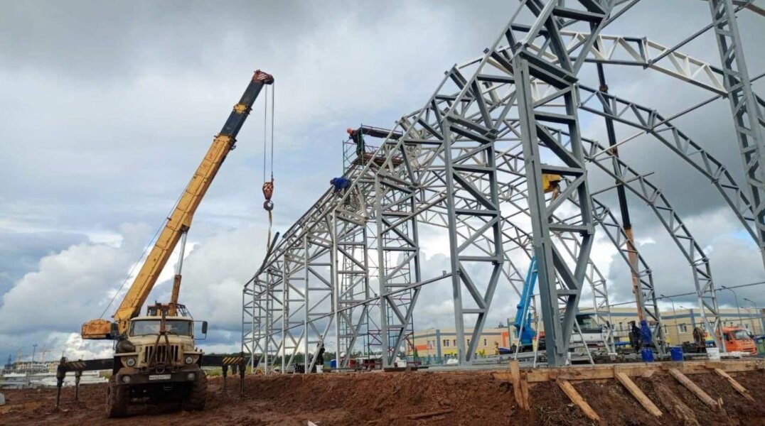 В Пермском округе приступили к сборке модульного спортивного зала