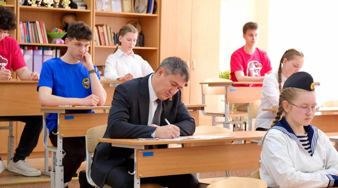 Губернатор Пермского края Дмитрий Махонин написал «Диктант Победы»