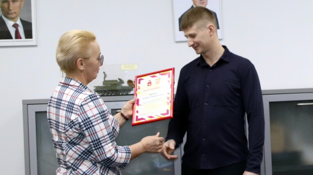 В Перми наградили благодарственным письмом соседа, спасшего 9-летнего мальчика от отчима-тирана