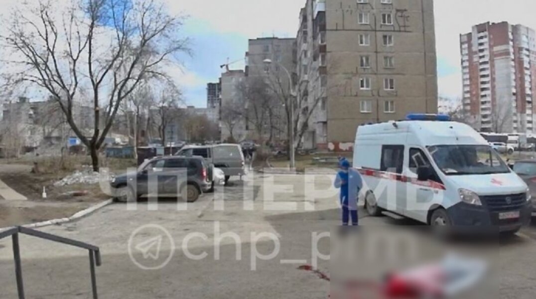 В Перми под окнами многоэтажки обнаружен труп мужчины