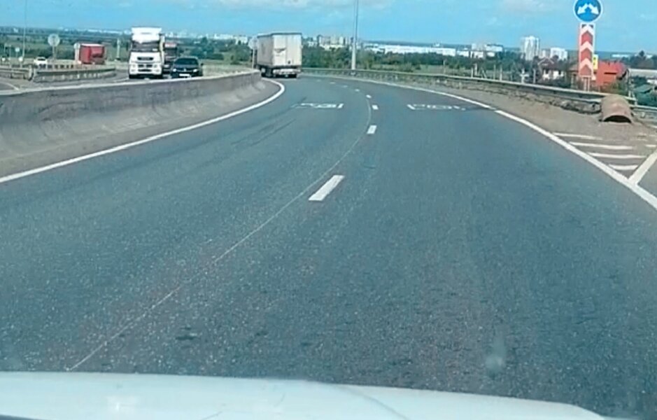 В Пермском крае тяжело пострадал тракторист при уборке федеральной трассы