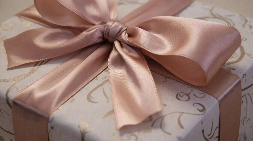 К 8 марта пермяки начали скупать на маркетплейсах продуктовые наборы и стайлеры для волос 