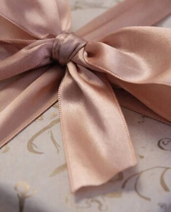 К 8 марта пермяки начали скупать на маркетплейсах продуктовые наборы и стайлеры для волос 