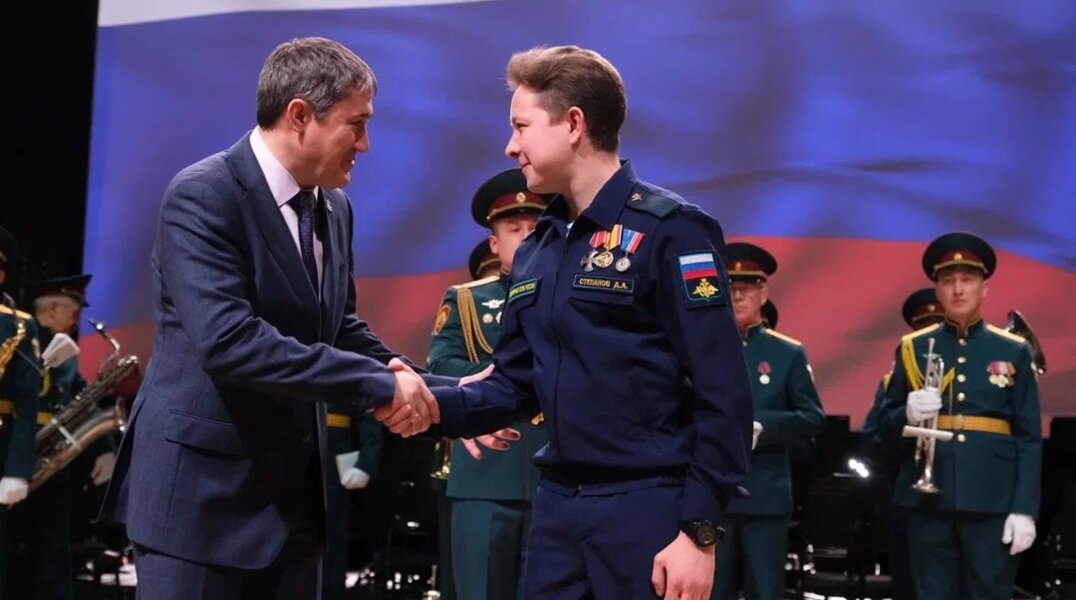 Губернатор Прикамья отметил заслуги специалиста по работе с молодежью Движения Первых