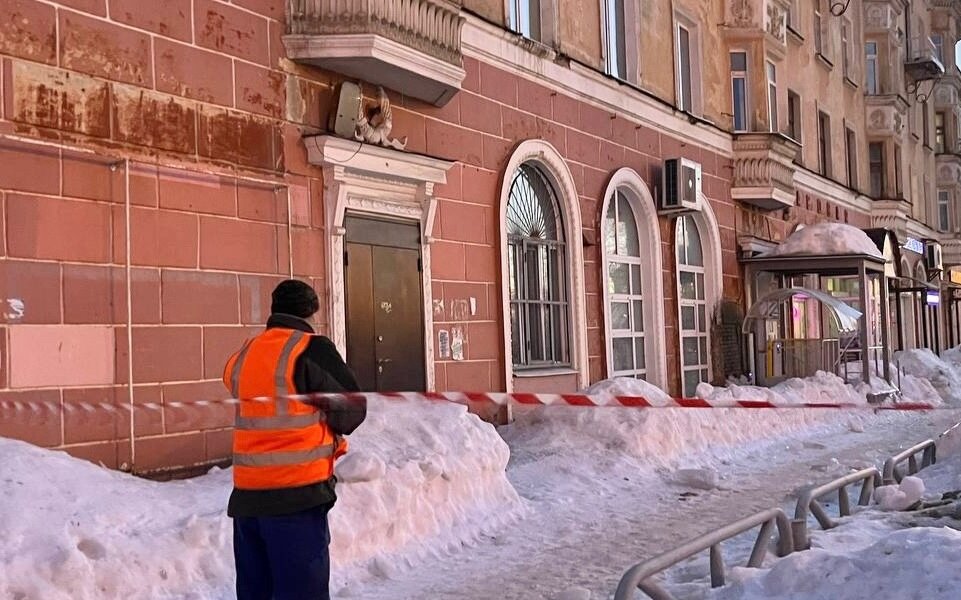 Следком РФ взял на контроль дело о гибели пермячки от упавшей глыби льда