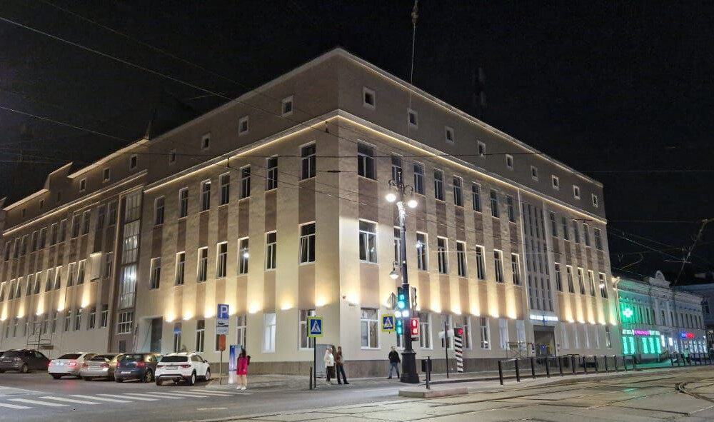 На здании пермского главпочтамта появилась архитектурная подсветка