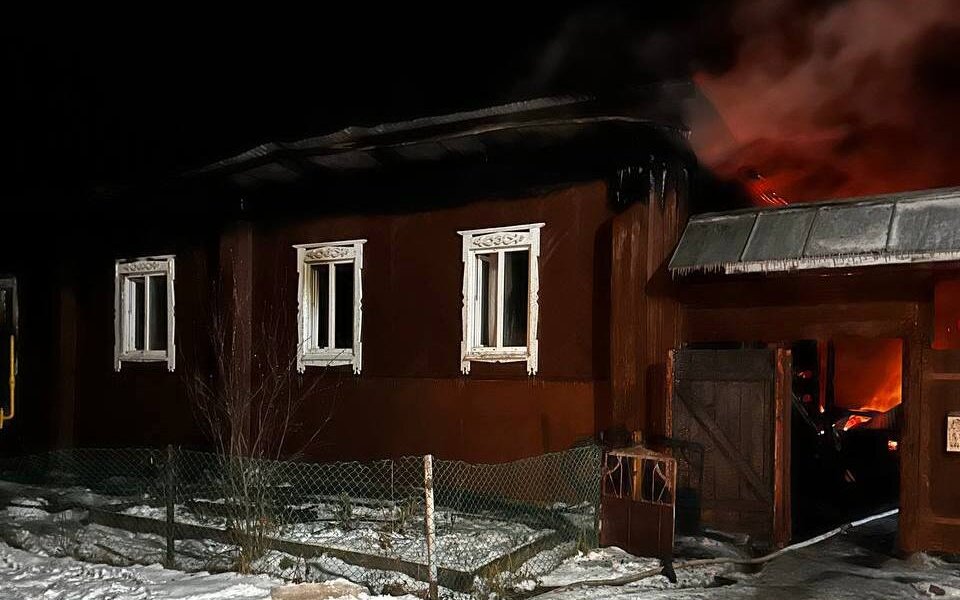 В Прикамье следователи проводят проверку после обнаружения на пожаре погибшей женщины