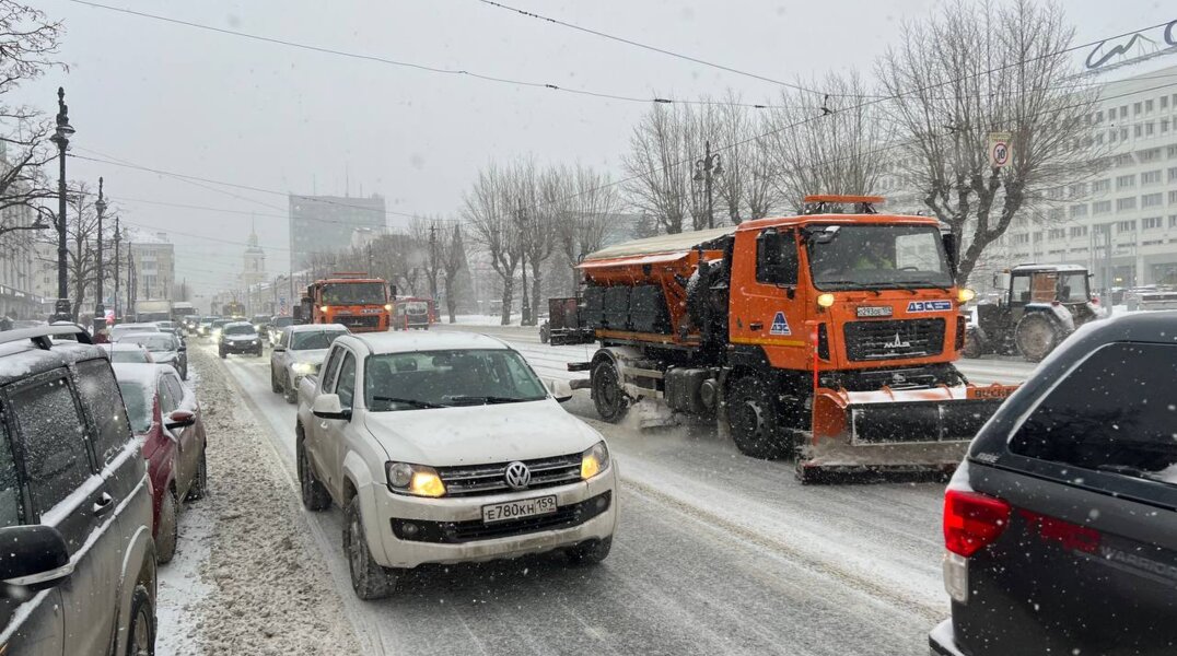 Во время циклона Helmut снегоуборочная техника в Перми будет работать круглосуточно