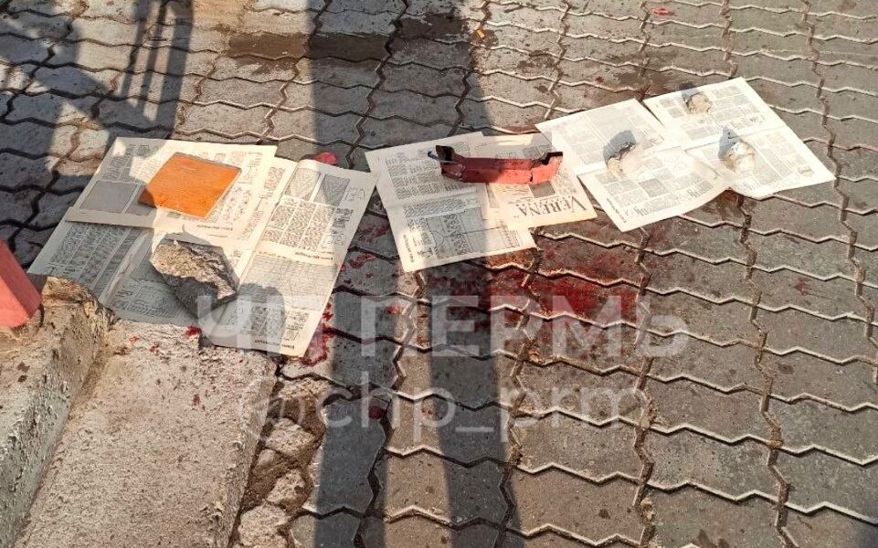 В Перми ночью 8 июня из многоэтажки выпал человек