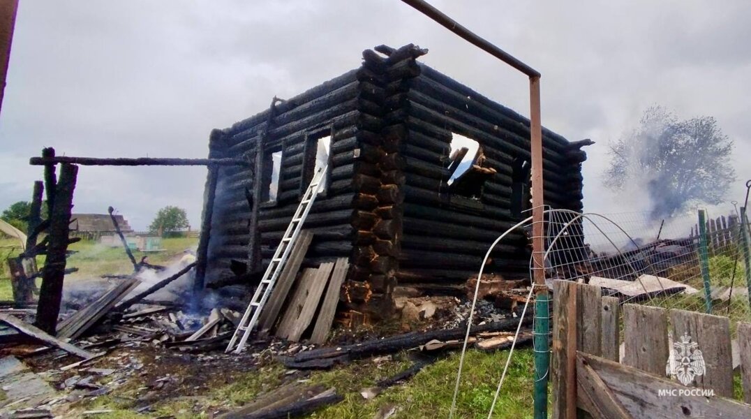 В Кудымкарском округе сгорел жилой дом из-за неисправной электропроводки