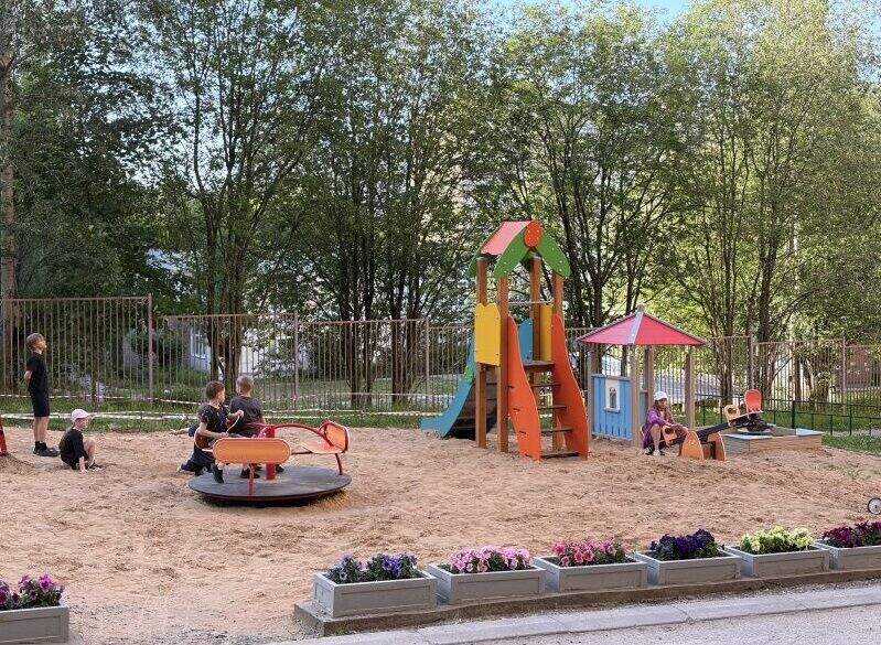 ​В пермских дворах появится 72 новые детские площадки 