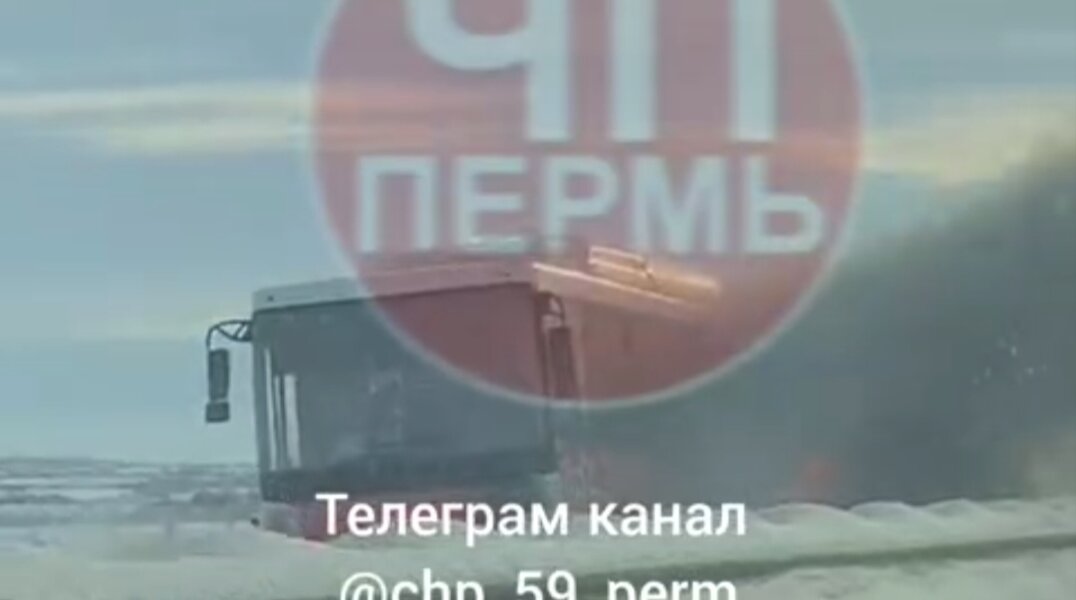 В Перми на трассе загорелся неисправный автобус