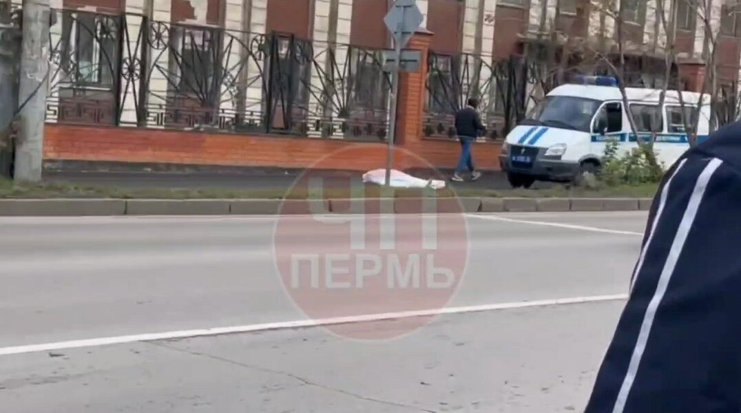 В центре Перми прохожие обнаружили мертвую женщину