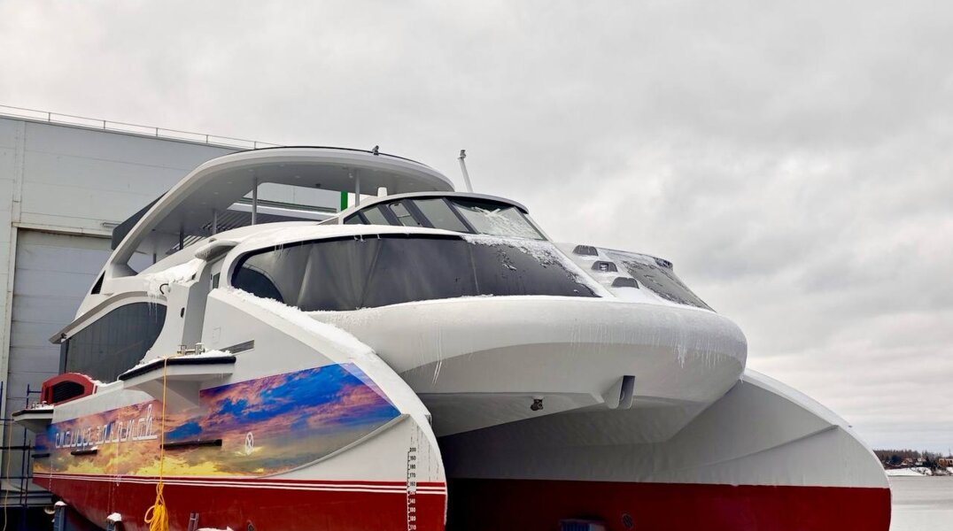 На верфи «Эмпериум» спустили на воду катамаран «Экоходъ», который будет возить пассажиров в Перми