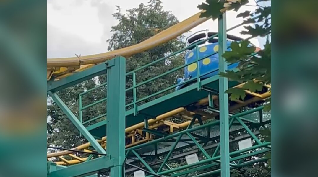 На американских горках в Перми застряли люди