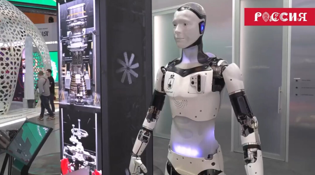 На выставке «Россия» пермский робот Арди начал разговаривать при помощи нейросетей