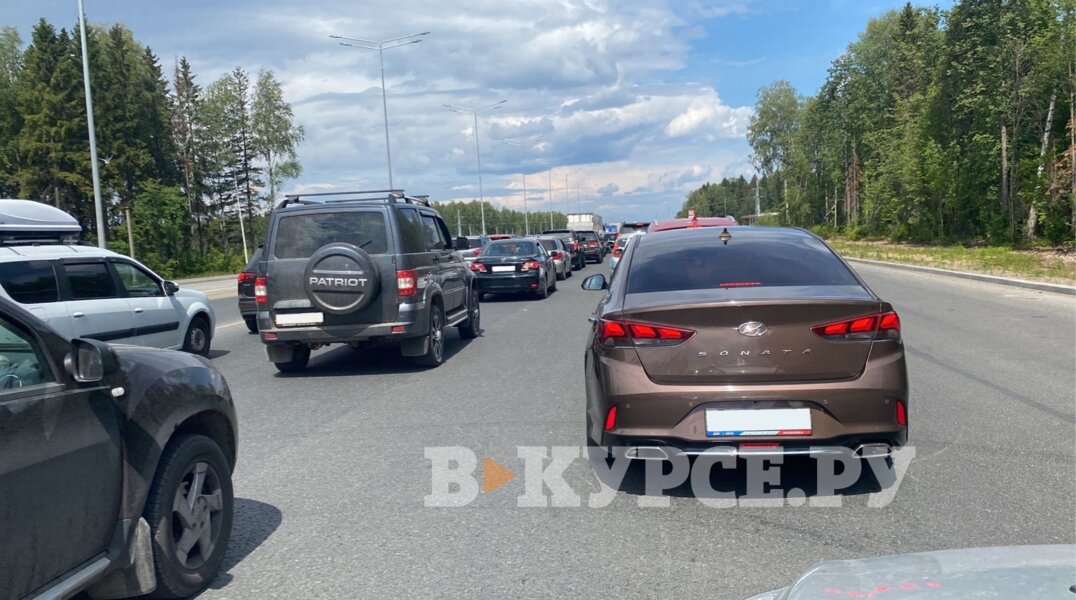 Из-за ДТП на Чусовском мосту образовалась большая пробка