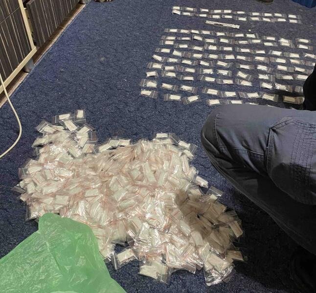 Полицейские нашли дома у пермячки 578 пакетиков мефедрона