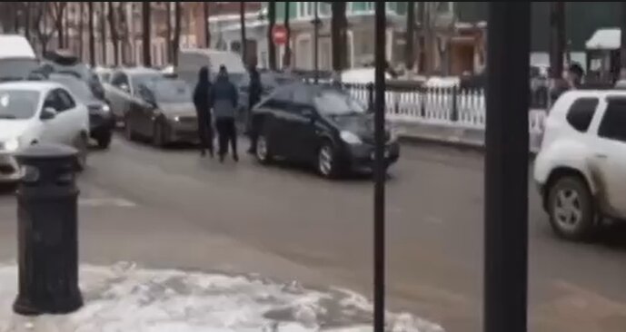 В центре Перми собралось массовое ДТП из пяти машин